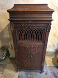 Impeccable Quarter Sawn Oak Gothic Styled Antique Kimball Phonograph