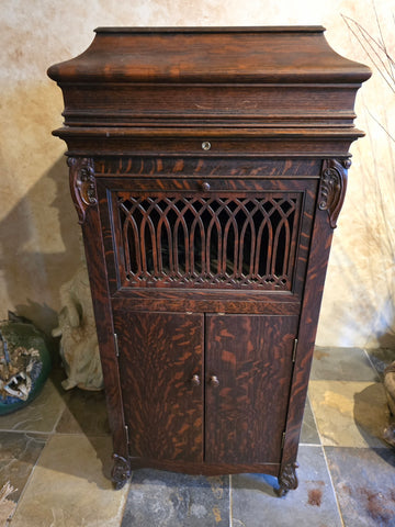Impeccable Quarter Sawn Oak Gothic Styled Antique Kimball Phonograph