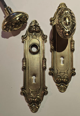1910 Yale & Town "Meridian" Interior Door Hardware Sets in Brass