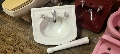 Vintage Curved Front White Peg Leg Bathroom Sink
